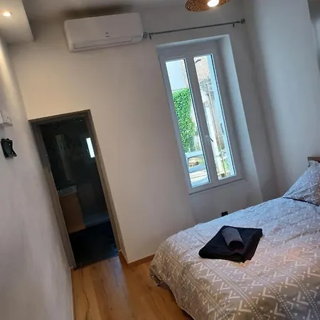 Apartment Charmant Au Calme A Perigueux